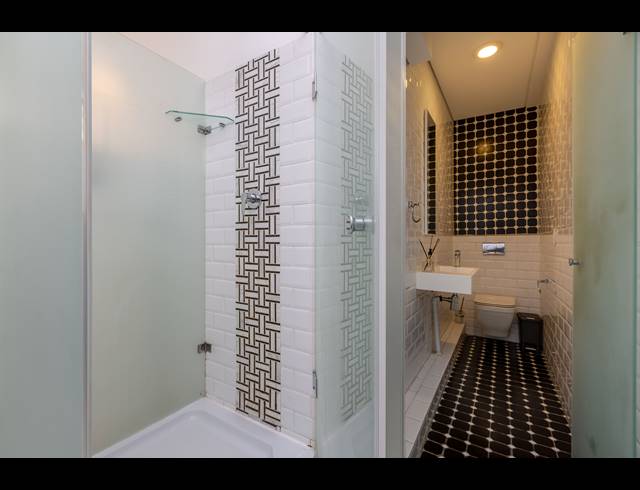 1 BEDROOM APARTMENT FOR SALE IN CAPE TOWN CITY CENTRE